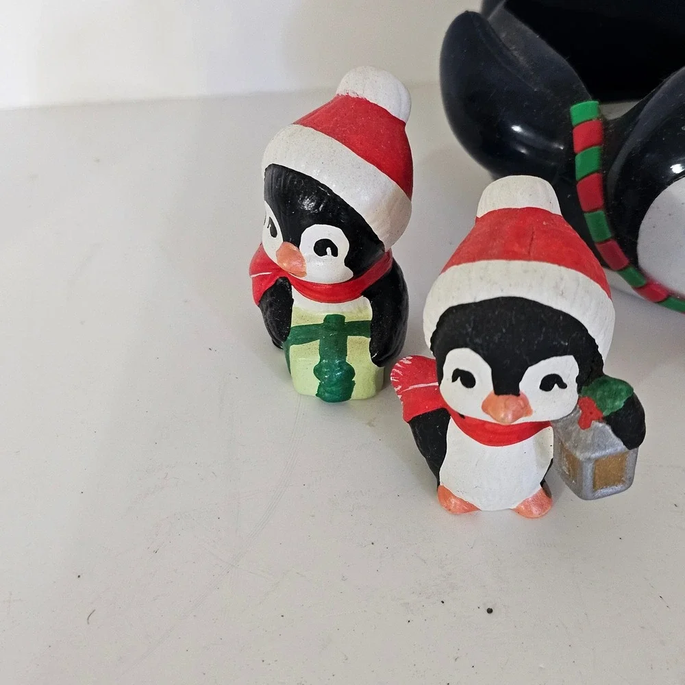 Bath & Body Works Christmas Penguin Light Up Soap Holder and 4 Figurine Set